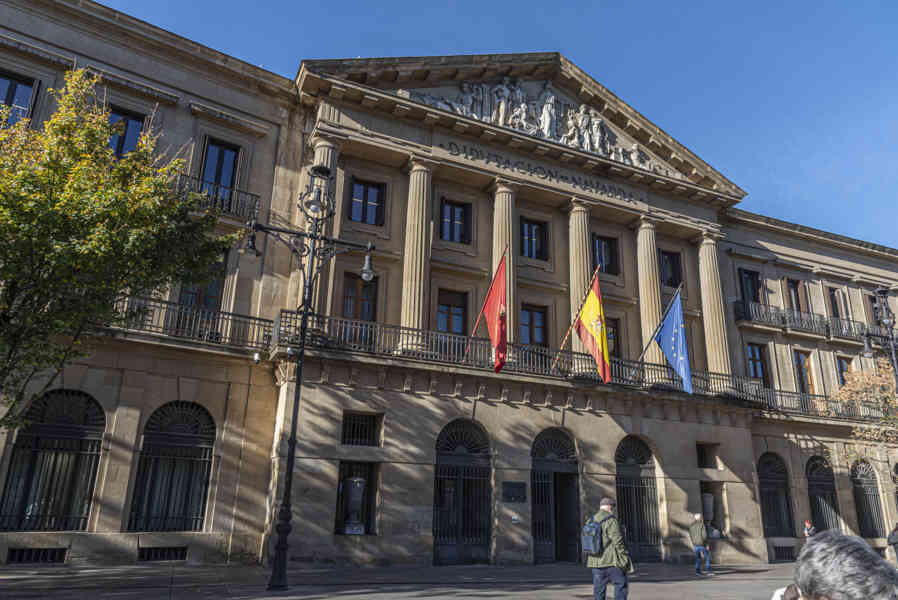 Pamplona 034 - palacio de Navarra-Diputación de Navarra.jpg